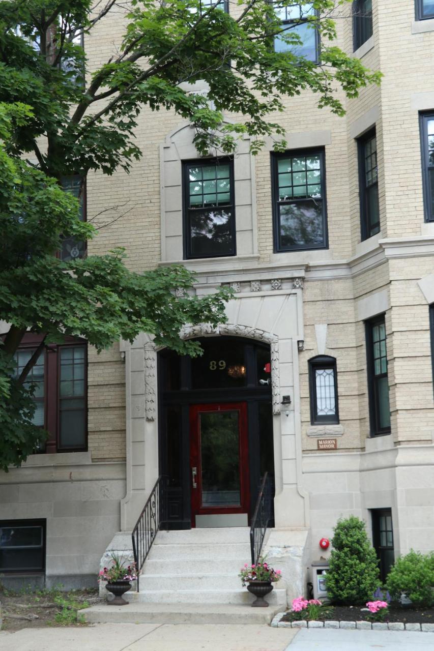 A Stylish Stay W/ A Queen Bed, Heated Floors.. #34 Brookline Extérieur photo